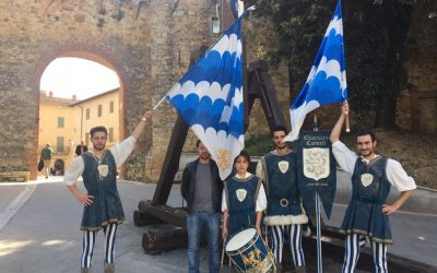 Una domenica di maggio in giardino con lo strano trio