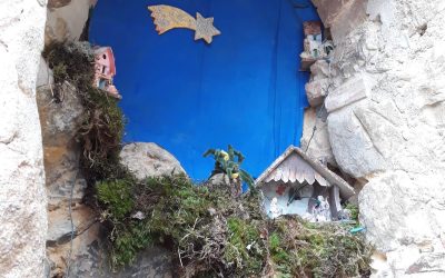 Buon Natale a tutti. Nella nicchia di Porta Nuova il presepe dei Canneti
