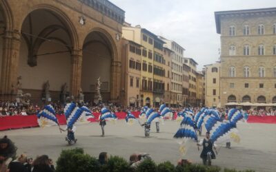 Canneti a Firenze in Piazza della Signoria per il Trofeo Marzocco 2022. Il video della sbandierata